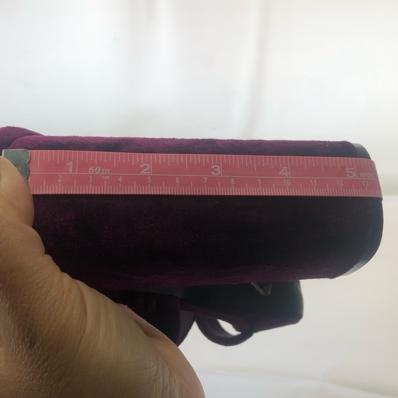 Charlotte Russe 🅝🅦🅞🅣 Burgundy Velvet Platforms Size 9 US - Picture 10 of 11